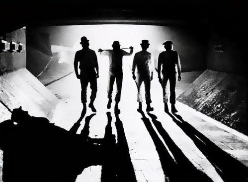 发条橙在线观看完整版,探索人性与自由的黑暗旅程 第1张 发条橙在线观看完整版,探索人性与自由的黑暗旅程 第1张